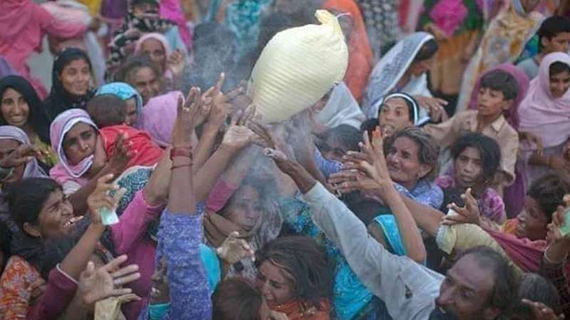 পাকিস্তানে বিনামূল্যে আটা নিতে গিয়ে নিহত ২, আহত ৫৬