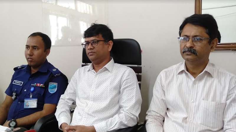 বাস উল্টে ১৯ জন নিহতের ঘটনায় তদন্ত কমিটির প্রেস ব্রিফিং বাস উল্টে ১৯ জন নিহতের ঘটনায় তদন্ত কমিটির প্রেস ব্রিফিং