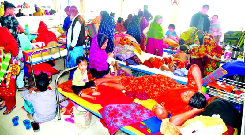 হাসপাতালের শিশু ওয়ার্ডে ঠাঁই নেই হাসপাতালের শিশু ওয়ার্ডে ঠাঁই নেই