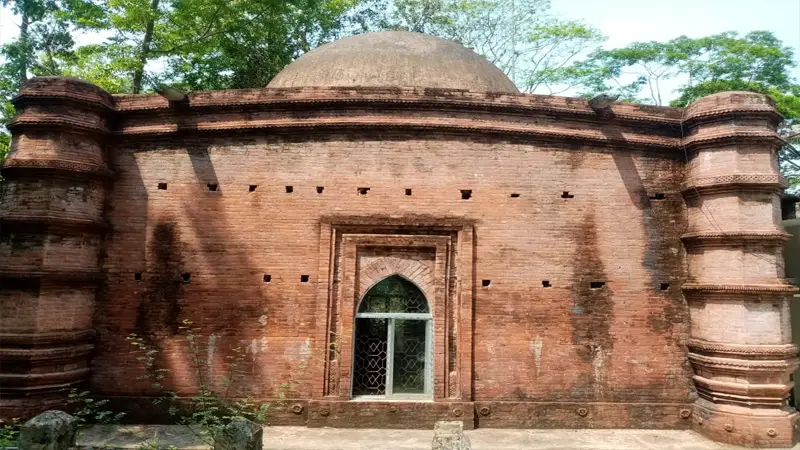 কালের সাক্ষী ঐতিহাসিক নসরত গাজীর মসজিদ কালের সাক্ষী ঐতিহাসিক নসরত গাজীর মসজিদ