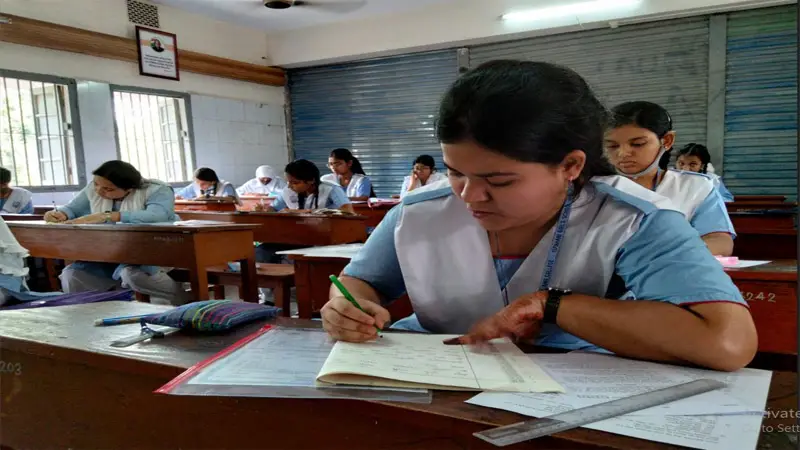 ঘূর্ণিঝড় মোখায় স্থগিত এসএসসি ও সমমানের পরীক্ষা হবে ২৩ মে’র পর ঘূর্ণিঝড় মোখায় স্থগিত এসএসসি ও সমমানের পরীক্ষা হবে ২৩ মে’র পর