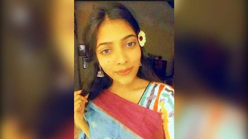 দাফনের সাড়ে ৬ মাস পর কবর থেকে মরদেহ উত্তোলন দাফনের সাড়ে ৬ মাস পর কবর থেকে মরদেহ উত্তোলন