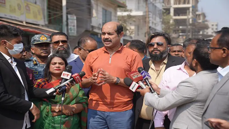 খালের পারের অবৈধ স্থাপনা সরাতে ডিএনসিসি মেয়রের হুশিয়ারি খালের পারের অবৈধ স্থাপনা সরাতে ডিএনসিসি মেয়রের হুশিয়ারি