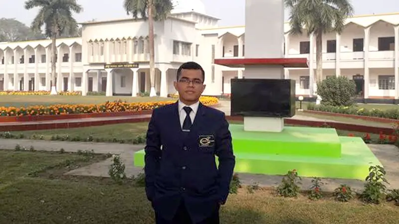 সর্বোচ্চ নম্বর পেয়ে প্রথম হলেন রাফসান সর্বোচ্চ নম্বর পেয়ে প্রথম হলেন রাফসান