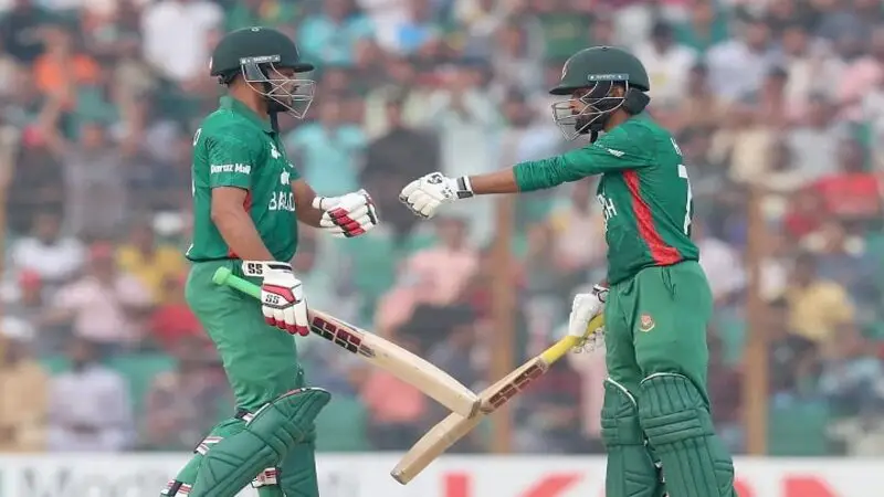 জয়ের লক্ষ্যে ব্যাট করছে বাংলাদেশ জয়ের লক্ষ্যে ব্যাট করছে বাংলাদেশ