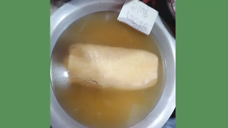 কাটাগড়ের মেলায় এক পিস বালিশ মিষ্টির দাম ৩০০০ টাকা কাটাগড়ের মেলায় এক পিস বালিশ মিষ্টির দাম ৩০০০ টাকা