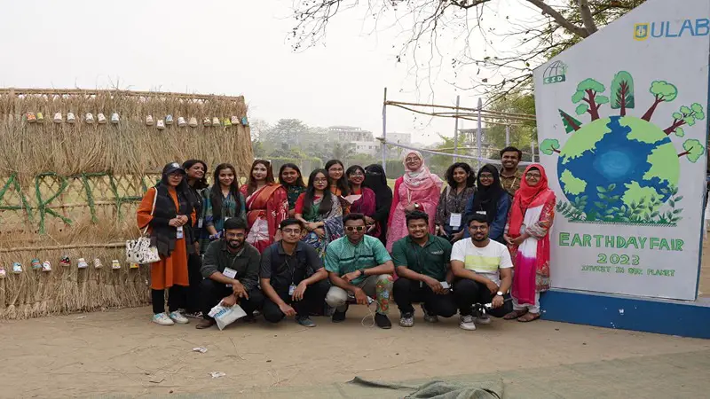 ইউল্যাবে ধরিত্রী মেলা অনুষ্ঠিত ইউল্যাবে ধরিত্রী মেলা অনুষ্ঠিত