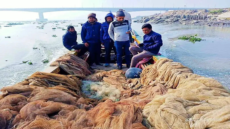 ২ লক্ষ টাকার অবৈধ জাল উদ্ধার ২ লক্ষ টাকার অবৈধ জাল উদ্ধার