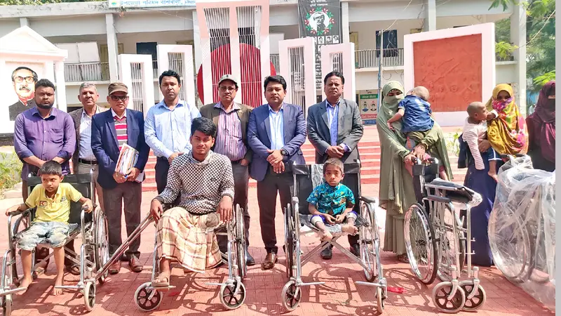 বাঁশখালীতে ১০ প্রতিবন্ধীকে হুইল চেয়ার উপহার বাঁশখালীতে ১০ প্রতিবন্ধীকে হুইল চেয়ার উপহার