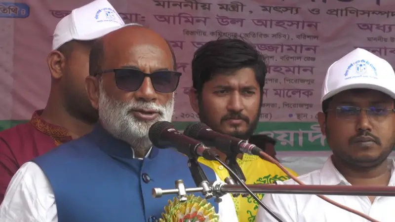 বই পড়ে সার্টিফিকেট অর্জন করলেই শিক্ষিত মানুষ হওয়া যায় না বই পড়ে সার্টিফিকেট অর্জন করলেই শিক্ষিত মানুষ হওয়া যায় না