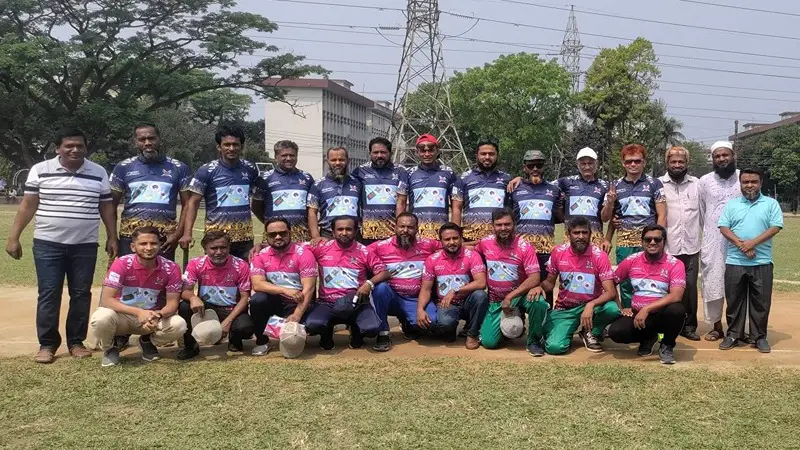 প্রীতি ক্রিকেট ম্যাচে জুনিয়ররা হারালো সিনিয়রদেরকে প্রীতি ক্রিকেট ম্যাচে জুনিয়ররা হারালো সিনিয়রদেরকে