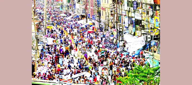 ছুটির দিনে মার্কেটে ক্রেতাদের ভিড় ছুটির দিনে মার্কেটে ক্রেতাদের ভিড়