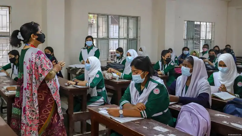 মাধ্যমিকে ছুটির মধ্যে ক্লাস নেয়ার পায়তারা মাধ্যমিকে ছুটির মধ্যে ক্লাস নেয়ার পায়তারা