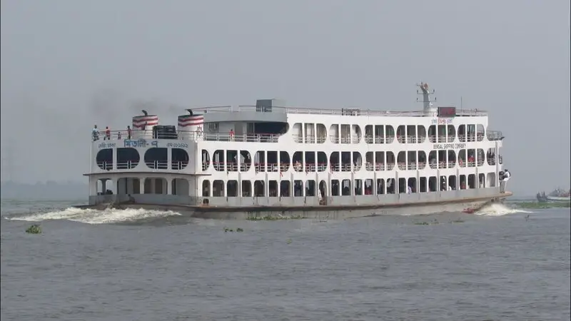 পদ্মা-মেঘনা উত্তাল, চাঁদপুর নৌরুটে লঞ্চ চলাচল বন্ধ পদ্মা-মেঘনা উত্তাল, চাঁদপুর নৌরুটে লঞ্চ চলাচল বন্ধ