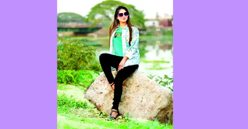 এখন প্রয়োজন রোদ-চশমা এখন প্রয়োজন রোদ-চশমা