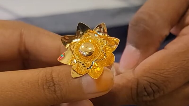 সোনার আংটি না নিয়ে বিয়ের অনুষ্ঠানে আসায় অতিথিকে মারধর