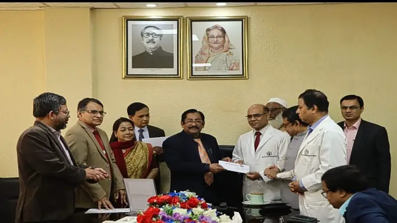 বিএসএমএমইউ’র শিশু বিভাগের নতুন চেয়ারম্যান ডা. মানিক বিএসএমএমইউ’র শিশু বিভাগের নতুন চেয়ারম্যান ডা. মানিক