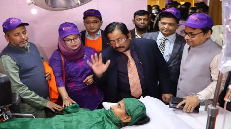 প্রতি বছর ১ লাখ ৫০ হাজার ক্যান্সারের রোগী মারা যায় প্রতি বছর ১ লাখ ৫০ হাজার ক্যান্সারের রোগী মারা যায়