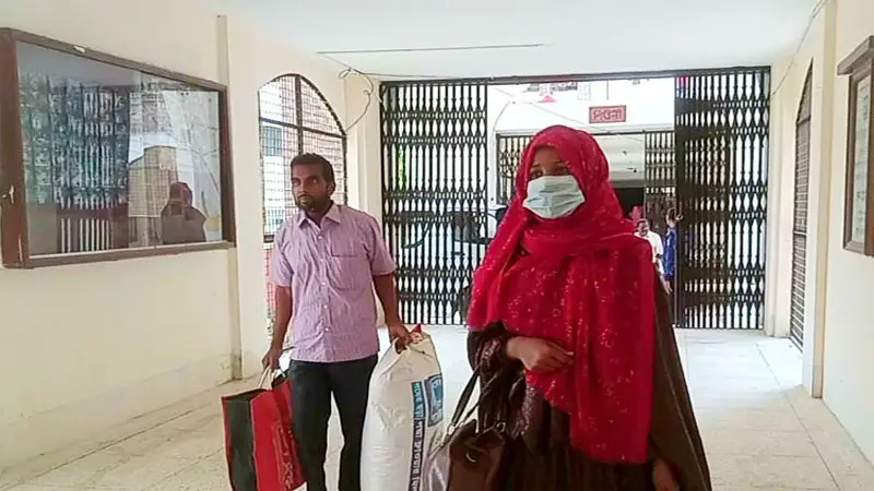 হলে উঠলেন সেই ইবি শিক্ষার্থী ফুলপরী হলে উঠলেন সেই ইবি শিক্ষার্থী ফুলপরী