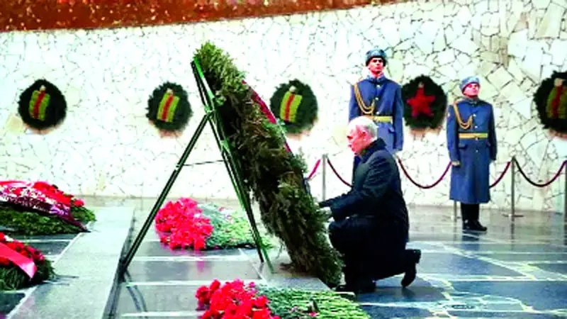 ফের জার্মান ট্যাঙ্কের মুখোমুখি আমরা ॥ পুতিন ফের জার্মান ট্যাঙ্কের মুখোমুখি আমরা ॥ পুতিন