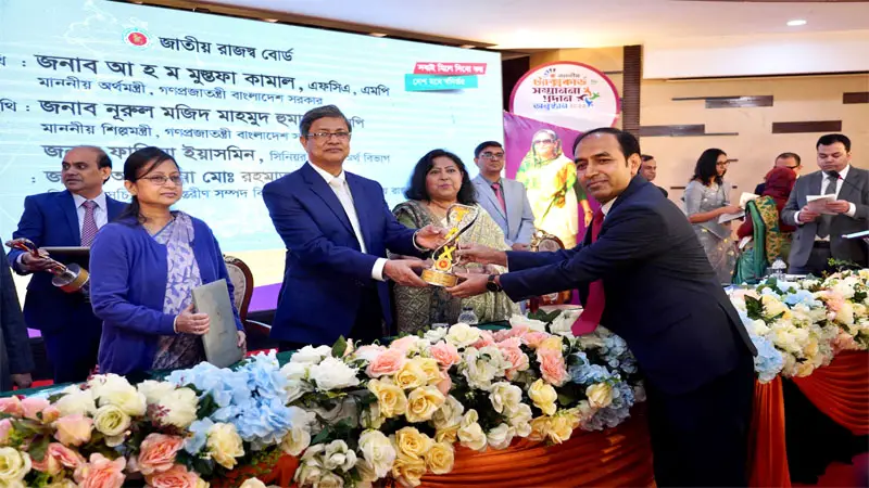 একটানা ১২ বছর ধরে শীর্ষ করদাতার তালিকায় মেটলাইফ বাংলাদেশ একটানা ১২ বছর ধরে শীর্ষ করদাতার তালিকায় মেটলাইফ বাংলাদেশ
