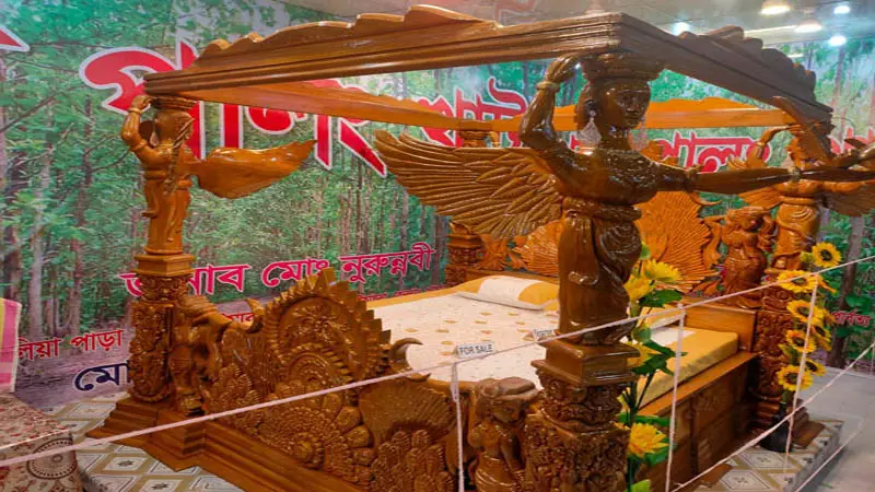 বিক্রি হচ্ছে না বাণিজ্য মেলার কোটি টাকার খাট বিক্রি হচ্ছে না বাণিজ্য মেলার কোটি টাকার খাট