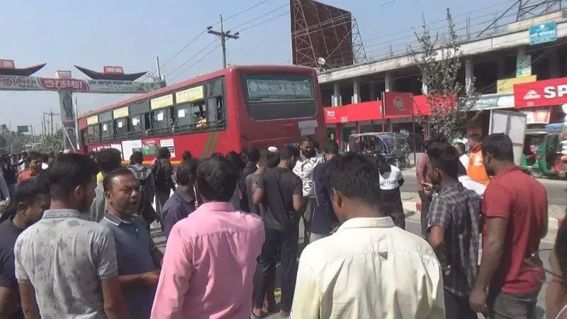 বিআরটিসি বাস চাপায় আহত চানাচুর বিক্রেতার মৃত্যু বিআরটিসি বাস চাপায় আহত চানাচুর বিক্রেতার মৃত্যু