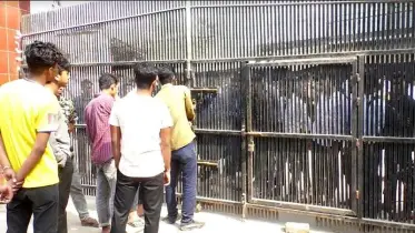 মাদক সেবন অবস্থায় আটক কর্মীকে ছাড়াতে ছাত্রলীগের তালা