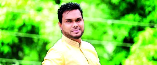 সিনেমার টাইটেল গানে নোলক