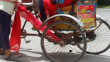 রিকশাভ্যানের চাকায় উড়না পেঁচিয়ে এক বৃদ্ধার মৃত্যু