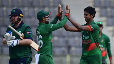 ১০১ রানে অলআউট আইরিশরা