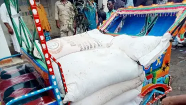 পাচার কালে প্রণোদনার সার ও বীজ আটক