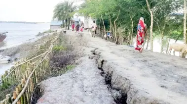 ঘূর্ণিঝড় মোচা আঘাত হানার আশঙ্কা