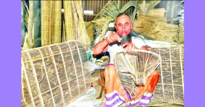 হারিয়ে যাচ্ছে গ্রাম-  বাংলার ঐতিহ্য  ‘চাঁই’