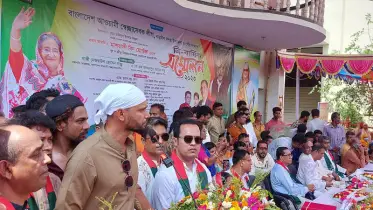 ক্ষমা চাইলে মানুষ ছোট হয় না 