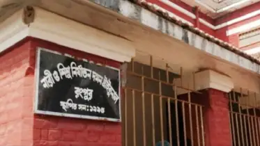 স্ত্রীর মামলায় বিচারকের বিরুদ্ধে গ্রেপ্তারি পরোয়ানা