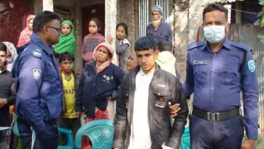 মাদকাসক্ত ছেলেকে পুলিশে দিলেন মা