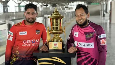 বিপিএল ফাইনালের ট্রফি নিয়ে ফটোসেশন হলো মেট্রোরেলে