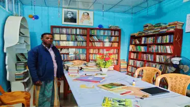 দিন মজুরীর টাকা দিয়ে গড়ে তুললেন লাইব্রেরী, এলাকায় চাঞ্চল্য