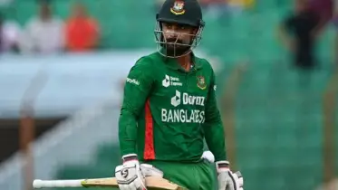 ব্যাটিং বিপর্যয়ে বাংলাদেশ