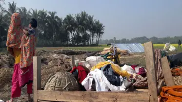 বসতবাড়ি ভাংচুরের ঘটনায় খোলা আকাশের নিচে ভোক্তভোগীর পরিবার