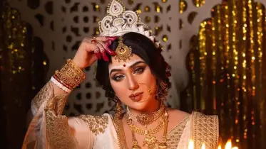 বধূ বেশে অপু বিশ্বাস, শুভেচ্ছা জানালেন ভক্তরা