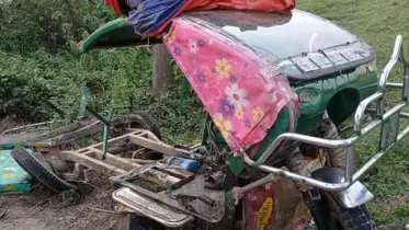 ফরিদপুরে ইজিবাইকে বাসের ধাক্কা, নিহত ২