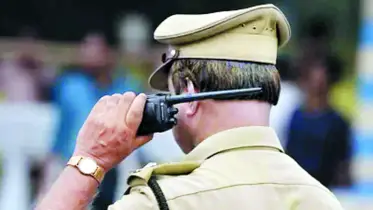 বন্দিকে নিয়ে বেড়াতে...