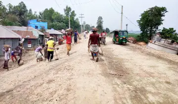 বেড়া সিঅ্যান্ডবির যানজট নিরসন হচ্ছে