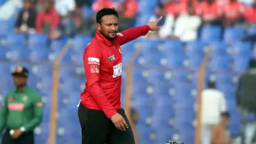 সাকিবের ঝড়ো ব্যাটিং, কুমিল্লাকে হারিয়ে বরিশালের জয়