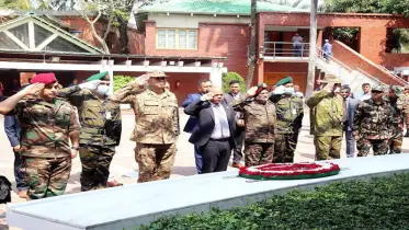 সাত দেশের সামরিক প্রতিনিধির বঙ্গবন্ধুর সমাধিতে শ্রদ্ধা