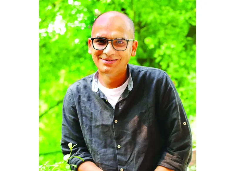 বাণিজ্যিক ছবি ইন্ডাস্ট্রি বাঁচিয়ে রাখে বাণিজ্যিক ছবি ইন্ডাস্ট্রি বাঁচিয়ে রাখে