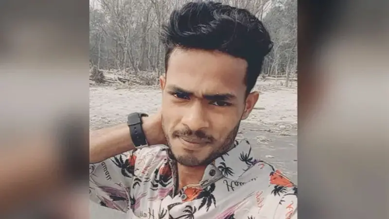 মেয়ের আপত্তিকর ভিডিও ভাইরালের ঘটনায় আত্মহত্যা করলেন মা মেয়ের আপত্তিকর ভিডিও ভাইরালের ঘটনায় আত্মহত্যা করলেন মা