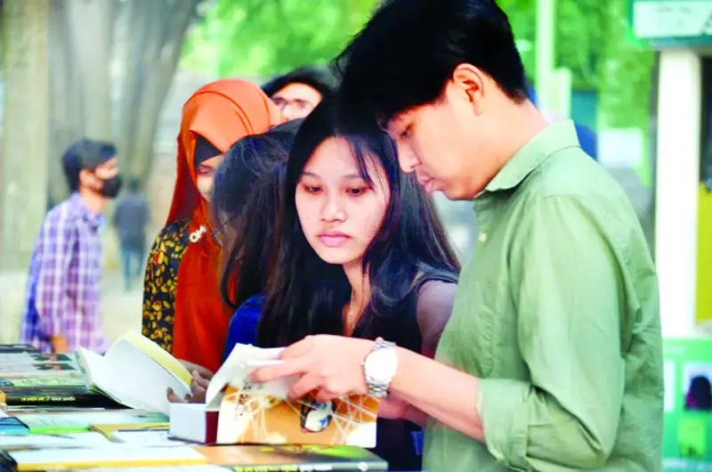 বায়ান্ন বাজার তিপ্পান্ন গলি বায়ান্ন বাজার তিপ্পান্ন গলি